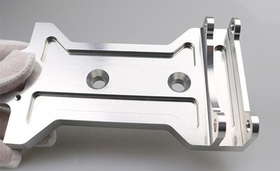 什么是铝合金手板拉丝工艺？